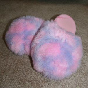 Women's Fuzzy Slippers Size 9/10